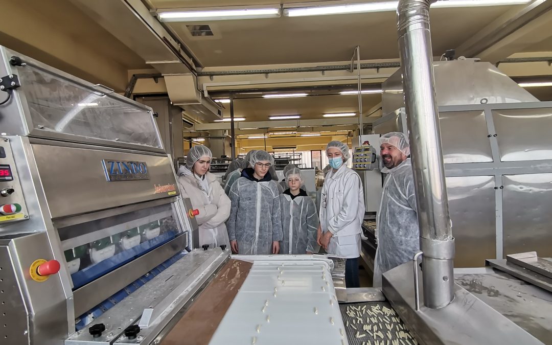 Posjete osnovnoškolaca proizvodnim pogonima partnera